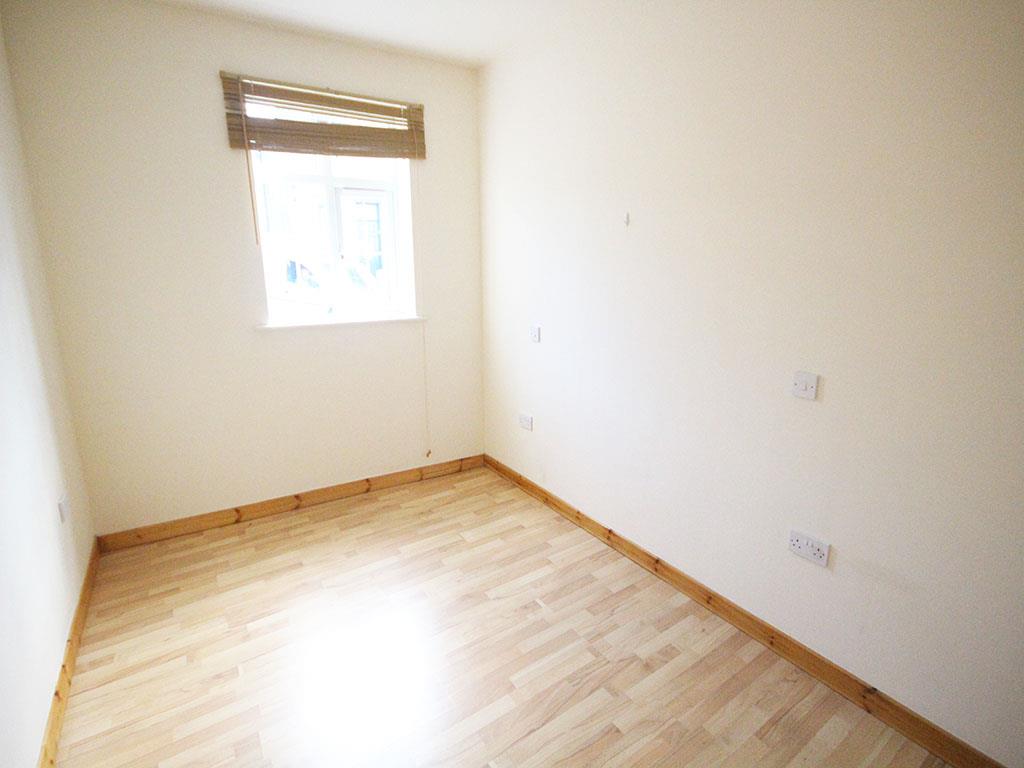 2 bedroom apartment To Let in Colne - IMG_3441.jpg